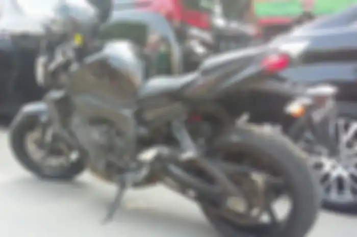 Yamaha FZ1 dibekali mesin berkapasitas 998 cc