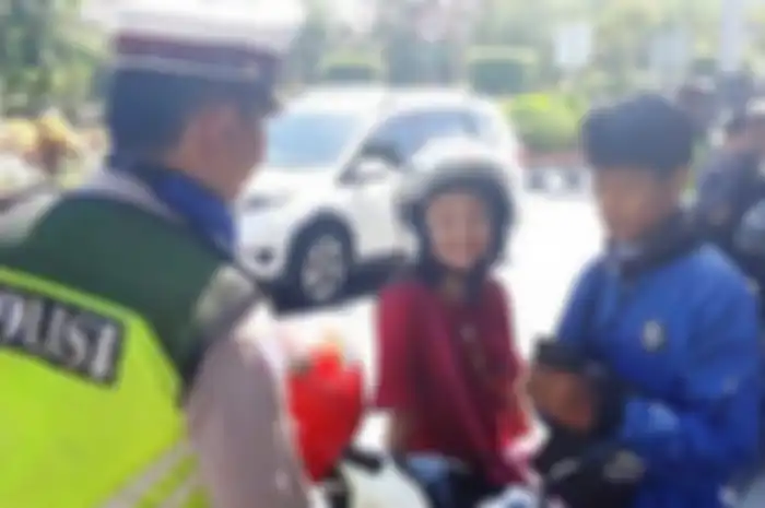 Bikin kagum polisi saat lihat pelat nomornya