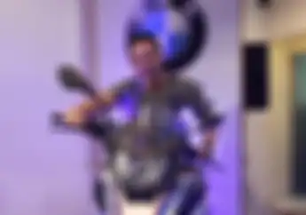 Ternyata Ari Wibowo Jatuh Cinta Sama Moge di Lokasi Syuting, Ini Kisahnya