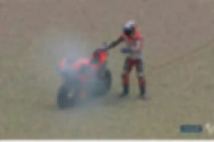 Mesin Ducati Desmosedici GP18 Dovizioso meledak