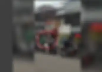 Viral, Video Ojek Online yang Enggak Ikut Demo Tapi Angkut Penumpang Dikeroyok dan Dipukul