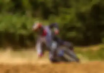 Gak Parno Lagi, Maverick VInales Main Motor Garuk Tanah Sampai Lompat Tinggi Banget, Dah Lupa Pernah Jatuh