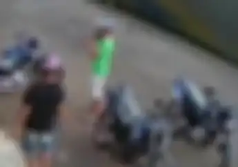 Enggak Terima Ditegur Karena Nyaris Serempet Warga, Pemotor Tembak Dua Perempuan