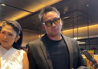 Berperan Jadi Ustaz di Series Kartu Keluarga, Tora Sudiro Akui Susah Mencari Baju Koko