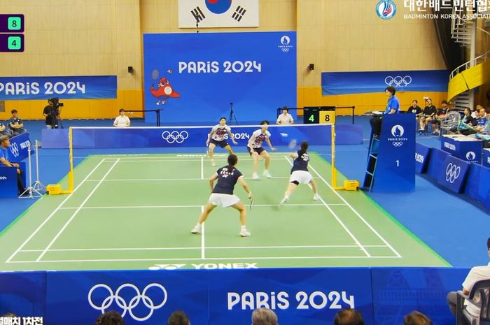 Tangkapan layar dari siaran langsung pertandingan simulasi Olimpiade Paris 2024 yang diselenggarakan Asosiasi Bulu Tangkis Korea.