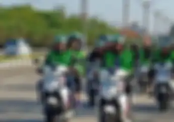 Kecepatan Motor Listrik Gesits Sandiaga Uno Buat Seberangi Jalan Tol Bali Mandara