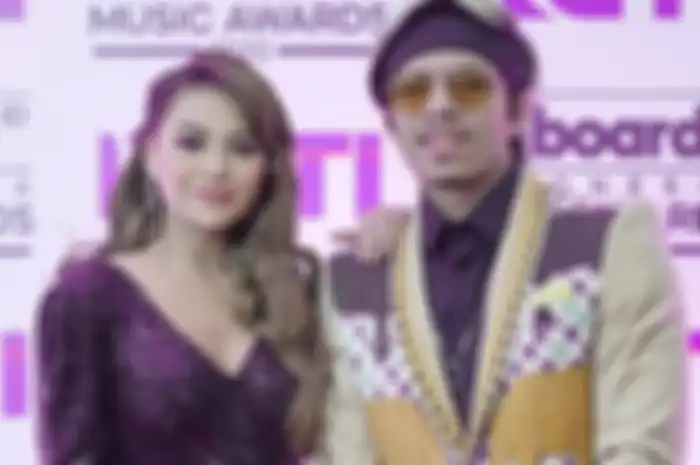 Pasangan selebritis, Aurel Hermansyah dan Atta Halilintar