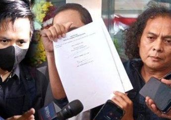 Deolipa Yumara Pengacara Bharada E Bongkar Surat Pencabutan Kuasa Hukum yang Ditandatangani sang Klien hingga Ungkap Kecurigaan Ini: Biasanya...