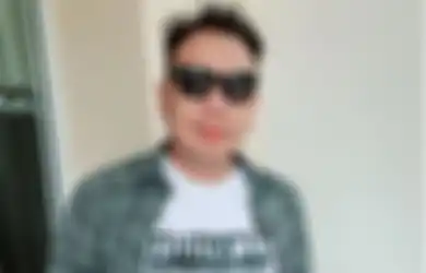 Baru Saja Menghirup Udara Bebas, Borok Vicky Prasetyo Kembali Terbongkar, Pernah Sewa Emak-emak Penjual Nasi Padang untuk Menjadi Ibunya Demi Bisa Lakukan Hal Ini: Ini Dosa Saya!