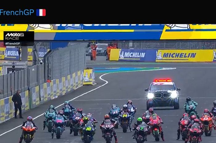 Manuel Gonzalez sempat tertikung di awal balapan sebelum akhirnya memenangi Moto2 Prancis 2025