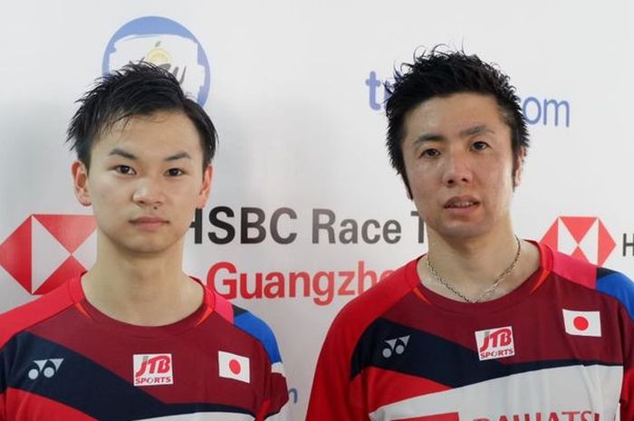 Pasangan ganda putra Jepang, Hiroyuki Endo/Yuta Watanabe, berpose setelah menjalani  laga perempat final Indonesia Open 2019 melawan Mohammad Ahsan/Hendra Setiawan di Istora Senayan, Jakarta, Jumat (19/7/2019).