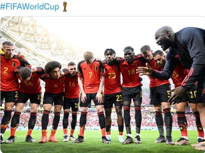 Romelu Lukaku (kanan) memberi instruksi kepada rekan-rekannya pada laga Piala Dunia 2022.