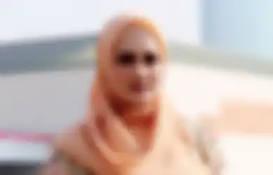 Duduk Jadi  Anggota DPR Bergaji Rp 66 Juta per Bulan, Mulan Jameela Naik Mobil Mewah Senilai Rp 2 M Hanya untuk Lakukan Pekerjaan Ini