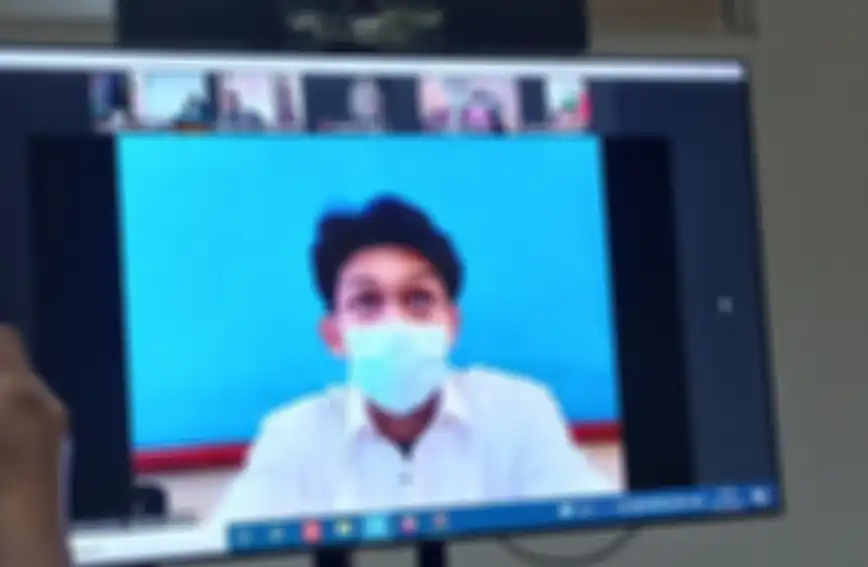 Gaga Muhammad jalani sidang secara virtual saat dipantau Grid.ID di Pengadilan Negeri Jakarta Timur, Kamis (16/12/2021).