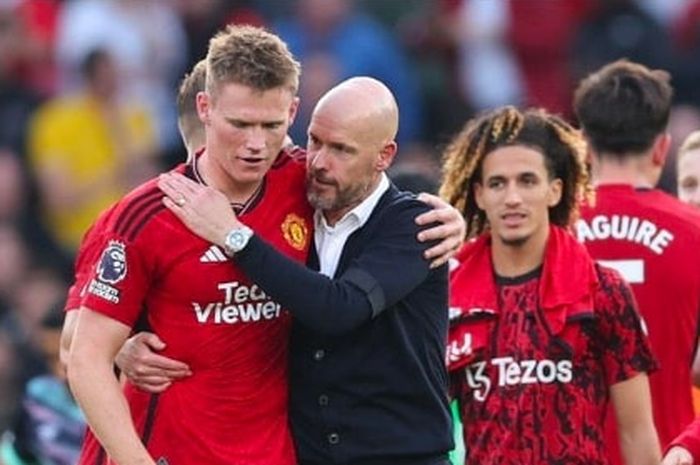 Scott McTominay dan Erik ten Hag usai mencetak gol kemenangan Manchester United ke gawang Brentford, Sabtu (7/10/2023).