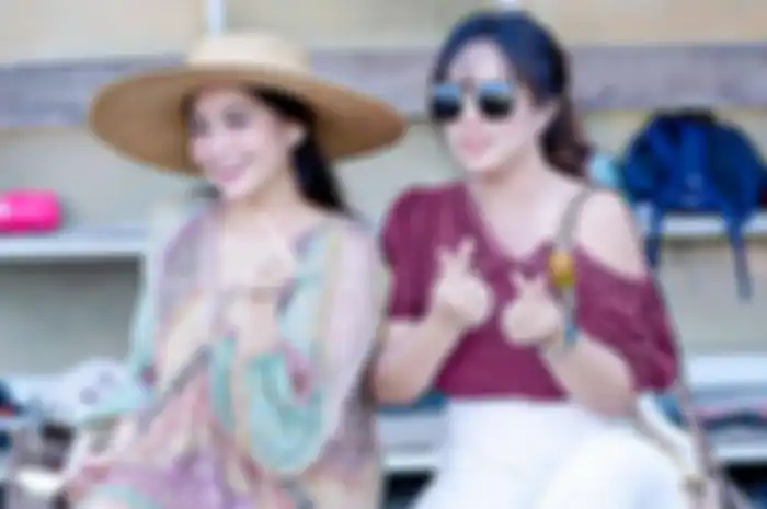 potret cantik Nagita berfoto dengan Maharani Kemala
