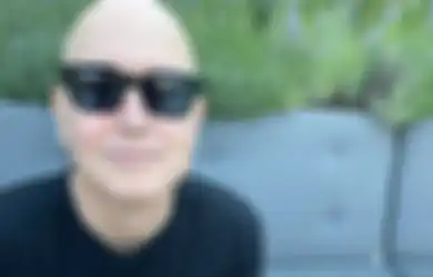Nggak Cuma Sibuk Reuni blink-182, Mark Hoppus Juga Lagi Nulis Buku!