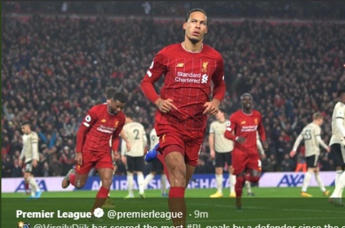 Bek asal Belanda, Virgil van Dijk, saat merayakan gol untuk Liverpool.