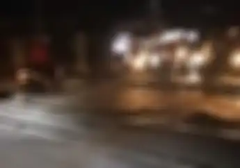 Ngeri, Video Detik-detik Pemotor Perempuan Nyaris Kehilangan Nyawa, Ngebut di Perlintasan Kereta Api