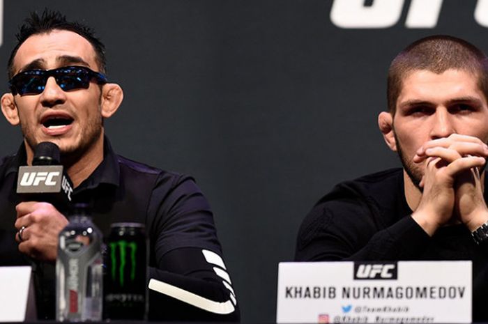  Petarung dari divisi kelas ringan UFC, Tony Ferguson (kiri) dan Khabib Nurmagomedov (kanan).    