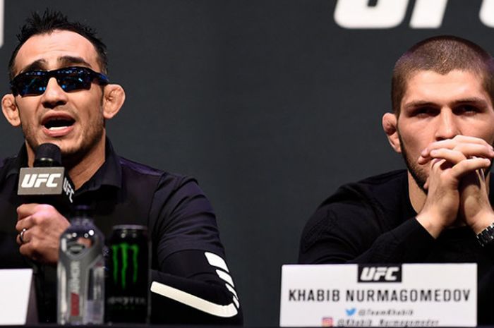  Petarung dari divisi kelas ringan UFC, Tony Ferguson (kiri) dan Khabib Nurmagomedov (kanan).    