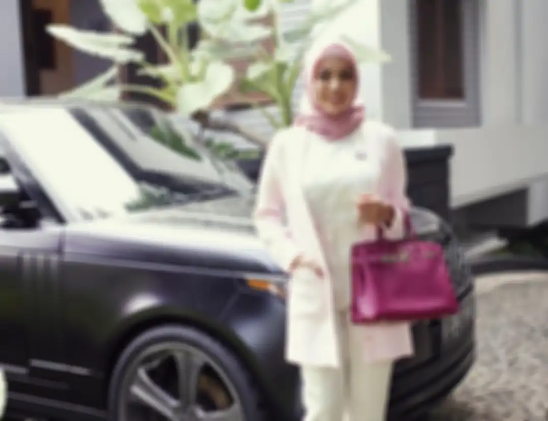 Penampilan Aurel menggunakan hijab