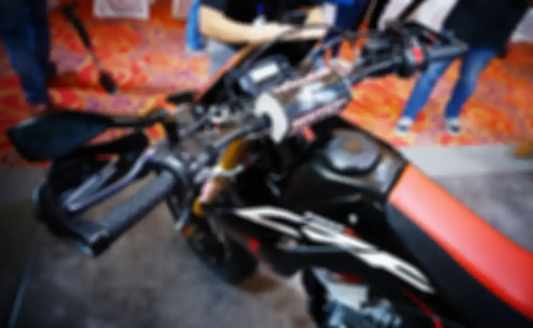 modifikasi Honda CRF150L bergaya supermoto