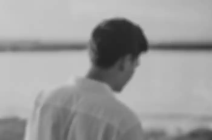Mikha Angelo Merilis Single Shot dalam Versi Polos