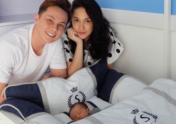 Ussy Sulistiawaty Tunjukkan Gaya Unik Si Bontot Ketika Dipotret, Wajah Seksi Baby Saka Sontak Jadi Sorotan Netizen: Idih Lirikannya