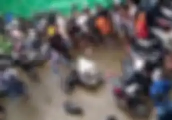 Geram Gara-gara Maling Helm Kabur, Motor Pelaku Jadi Bulan-bulanan Mahasiswa, Simak Videonya!