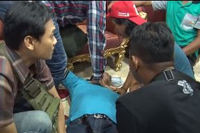 Wartawan kesurupan saat wawancara dengan Bu Risma