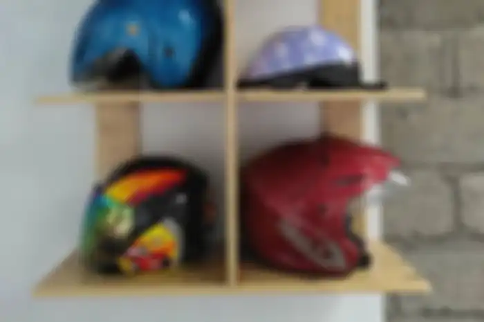 Ilustrasi rak Helm