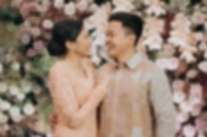 Momen lamaran Putri Tanjung dan  Guinandra Jatikusumo