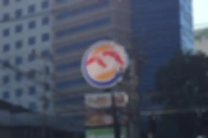 Logo di neon box Gerai Burger King pake bahasa isyarat atau hand sign yang biasa digunakan oleh penyandang disabilitas tuna rungu