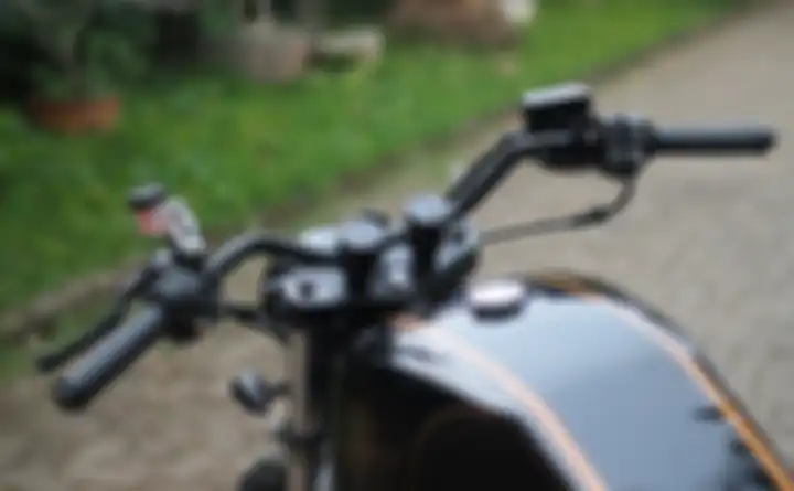 Setang model fatbar dari B-rock dipercaya untuk mengawal roda depan