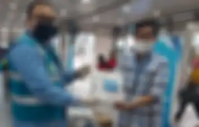 Dana Kemanusiaan Kompas Salurkan 7000 Masker kepada Para Pengguna Transportasi Publik