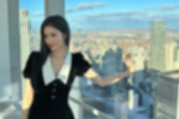 Outfit dress Korea hitam ala member TWICE