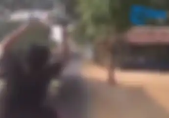 Mencekam, Video Polisi Tembak Mati Begal Karena Melarikan Diri, Darah Berceceran di Aspal
