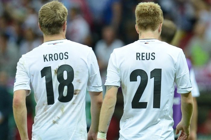 Toni Kroos dan Marco Reus ketika sama-sama membela timnas Jerman di Euro 2012. Kroos (Real Madrid) dan Reus (Borussia Dortmund) akan menjalani perpisahan di klub masing-masing pada momen final Liga Champions (1/6/2024).