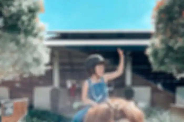 Kebahagiaan itu dibagikan Gisel di Instagram. Gisel bangga memamerkan foto Gempi naik kuda yang membuat netizen ikut berkomentar.
