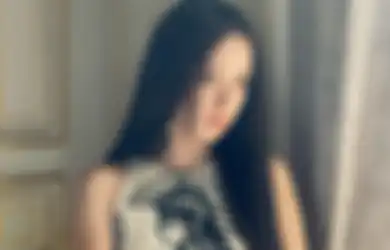 Ribuan Fans Teriak dan Berlarian Ngeliat Jisoo BLACKPINK di Paris Fashion Week