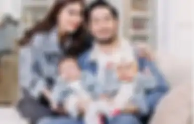 2 Bayi Kembarnya Tidur Sekasur, Jeje Govinda Panik Lihat Kecerobohan Istrinya, Syahnaz Sadiqah: Tenang, Dia Belum Bisa