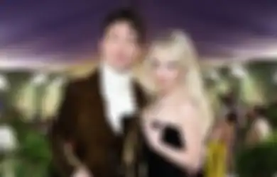 Couple Met Gala 2024, Sabrina Carpenter dan Barry Keoghan Tampil Manis