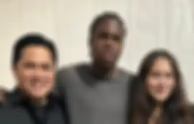Momen Alia Thohir Jadi Fans Sukses Ngobrol dengan Daniel Caesar Ditemani Ayahnya