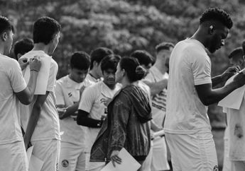 Tak Bisa Konsentrasi saat Latihan, Javier Roca Sebut Beberapa Pemain Arema FC Alami Trauma Pasca Tragedi Kanjuruhan