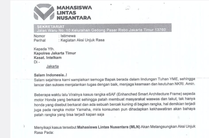 Menyebar surat resmi izin demonstrasi dari mahasiswa untuk Kapolres Jakarta Timur 