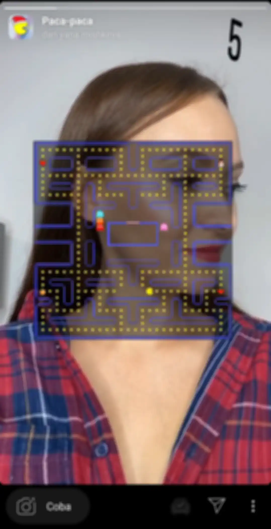 Filter Paca-Paca bermain Pac Man lewat instastory.
