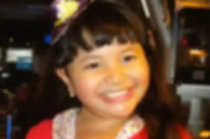 Amel Carla semasa kecil