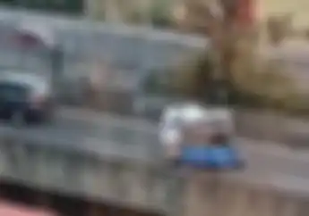 Bikin Kaget, Video Bajaj Nekat Balik Arah di Jalan Layang Casablanka, Pengendara Mobil Langsung Minggir