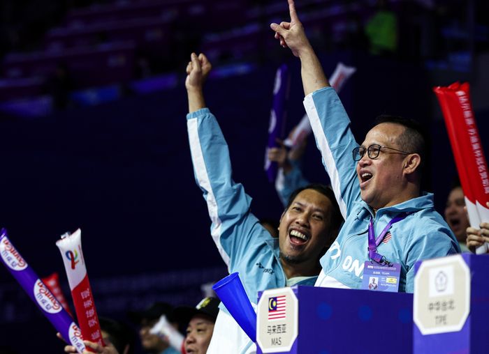 Pelatih asal Indonesia, Rexy Mainaky, saat mendampingi tim bulu tangkis Malaysia pada Sudirman Cup 2023 di Suzhou Olympic Sport Centre, China.